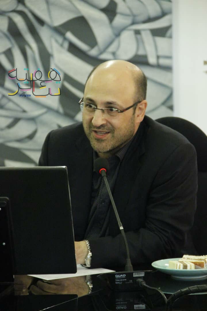 ابراهیم حقیقی در آئین رونمایی از پوستر هفته بزرگداشت تئاتر