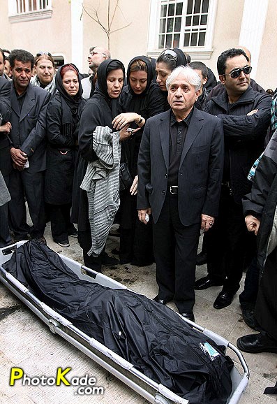 چرا همسر فریبا نادری درگذشت؟ + عکس گریه فریبا نادری بر سر جنازه چرا همسر فریبا نادری درگذشت؟ + عکس گریه فریبا نادری بر سر جنازه