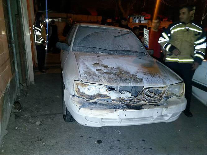 آتش سوزی خودروهای سواری در پارکینگ ساختمان مسکونی حادثه آفرید 