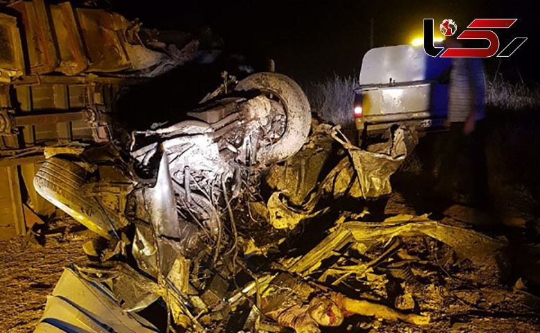 عجیب ترین عکس از پوکیدن سمند در تصادف با کامیون / 2 کشته در جاده ساوه+ جزییات