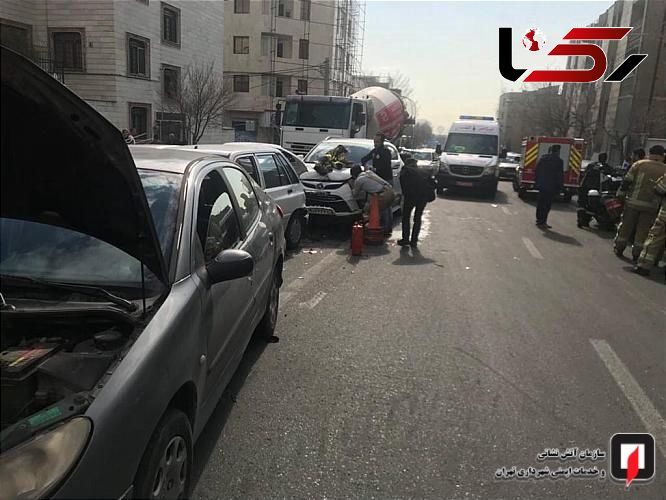 عکس های دلخراش از تصادف زنجیره ای در خیابان ستارخان تهران