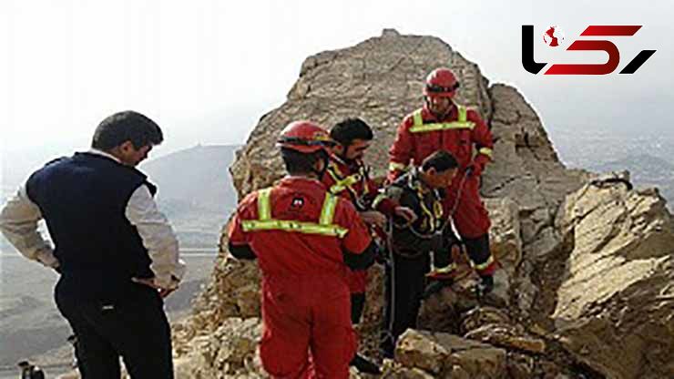 نجات مردی که در ارتفاعات کوه بی بی شهربانو گرفتار شده بود
