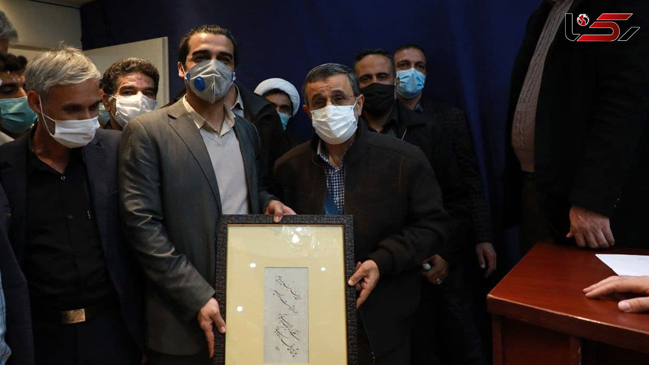دیدار انتخاباتی نمایندگانی از استان قم با احمدی‌‌نژاد