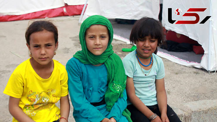 وضعیت تکاندهنده کودکان خوزستانی در کمپ سیل زده ها / سیل کودکی آنها را با خود برد+ عکس