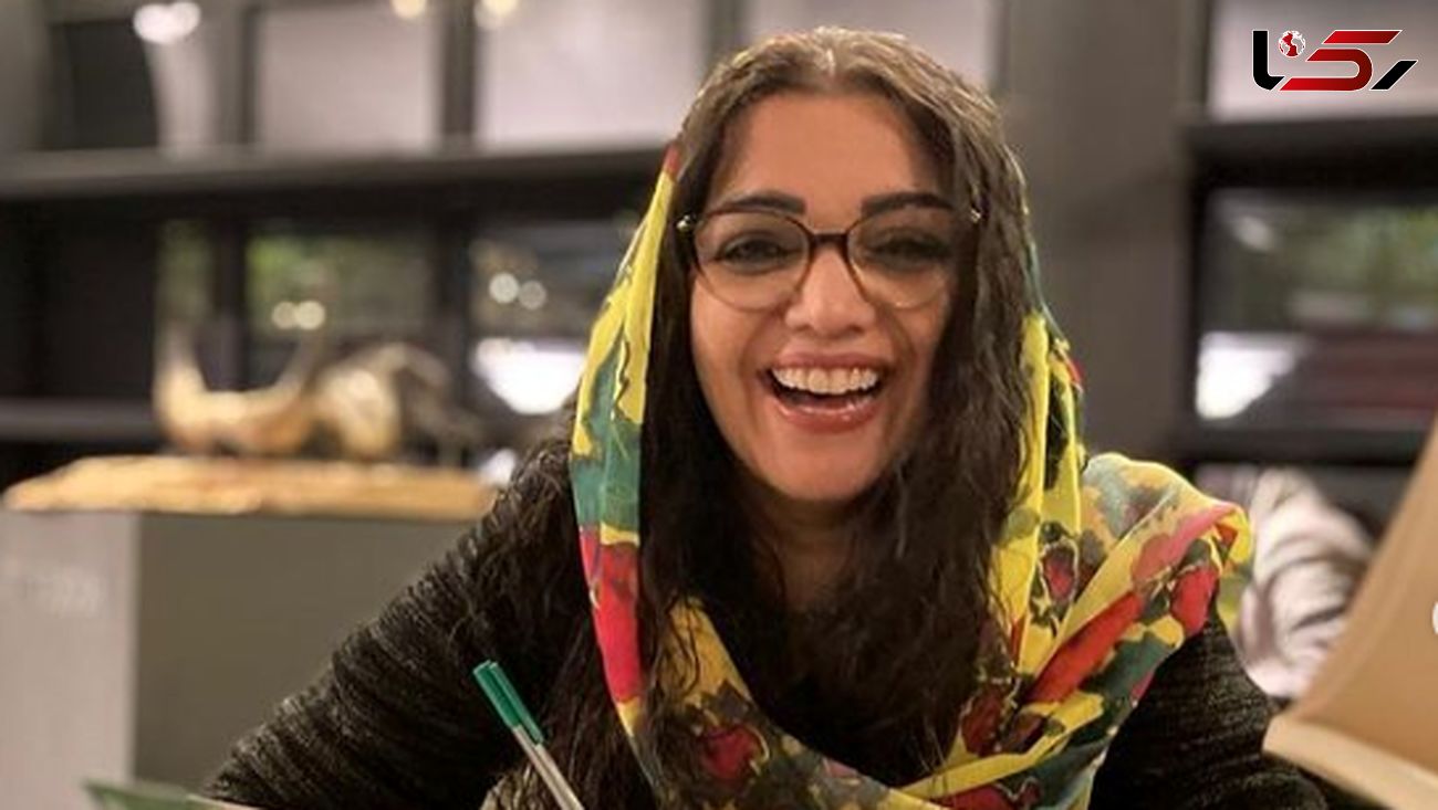 الهام پاوه نژاد با همبازی هایش زیر پتو 
