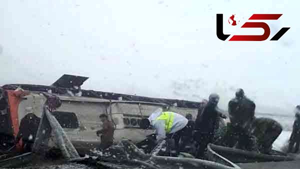 واژگونی مرگبار اتوبوس در اتوبان ساوه با 11 کشته و زخمی + عکس 